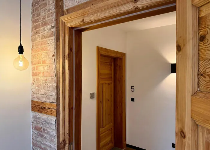 Apartmenthaus Altstadt 5 *